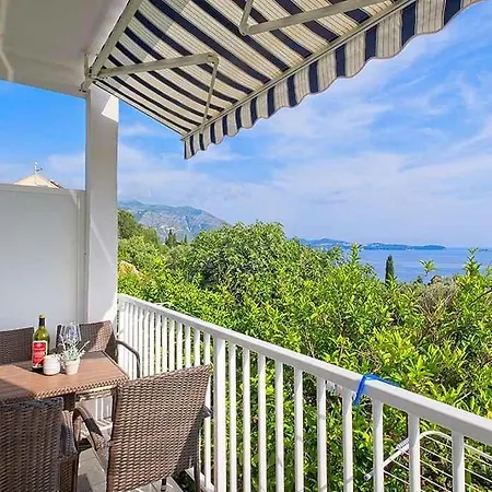 Apartment In 44020 *