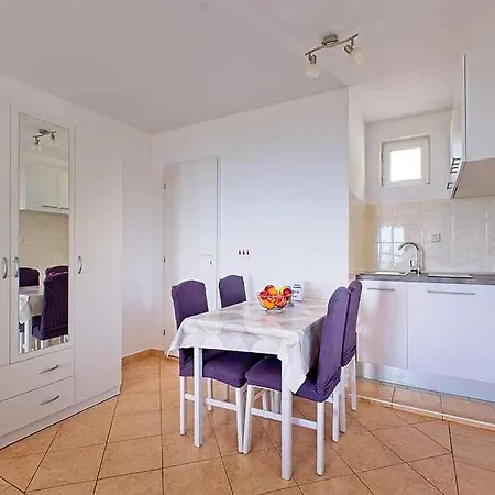 Appartement In 44020