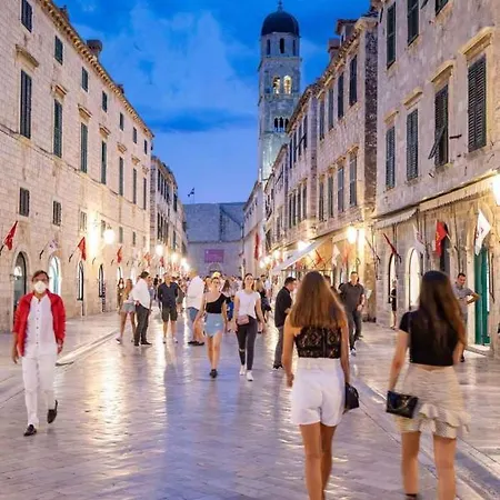 In 44020 * מליני